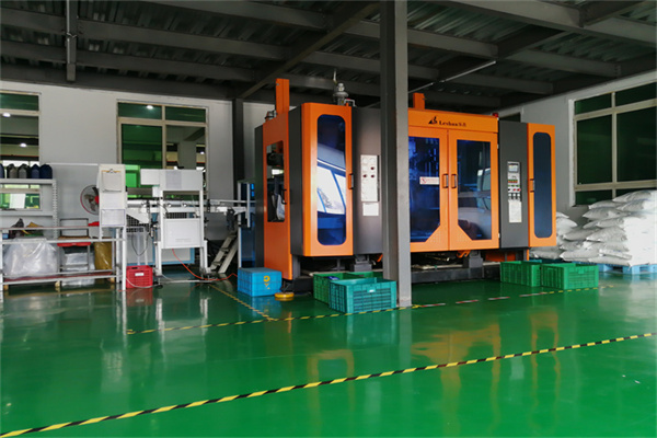 全自動吹塑機